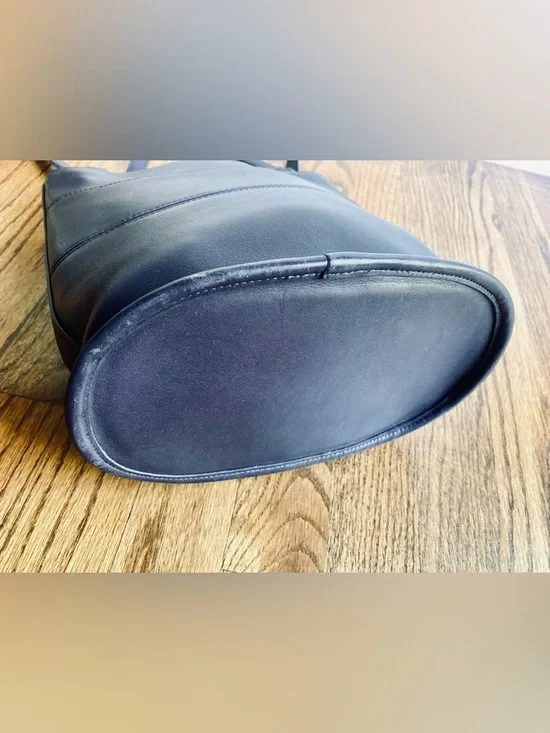 Coach Navy Blue Leather Tote Shoulder Bag Classic Minimalist - Picture 5 of 11